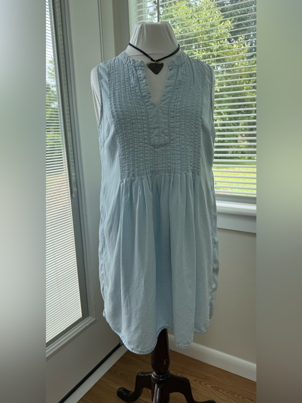 Old Navy Light Blue Chambray like Sleeveless Dress